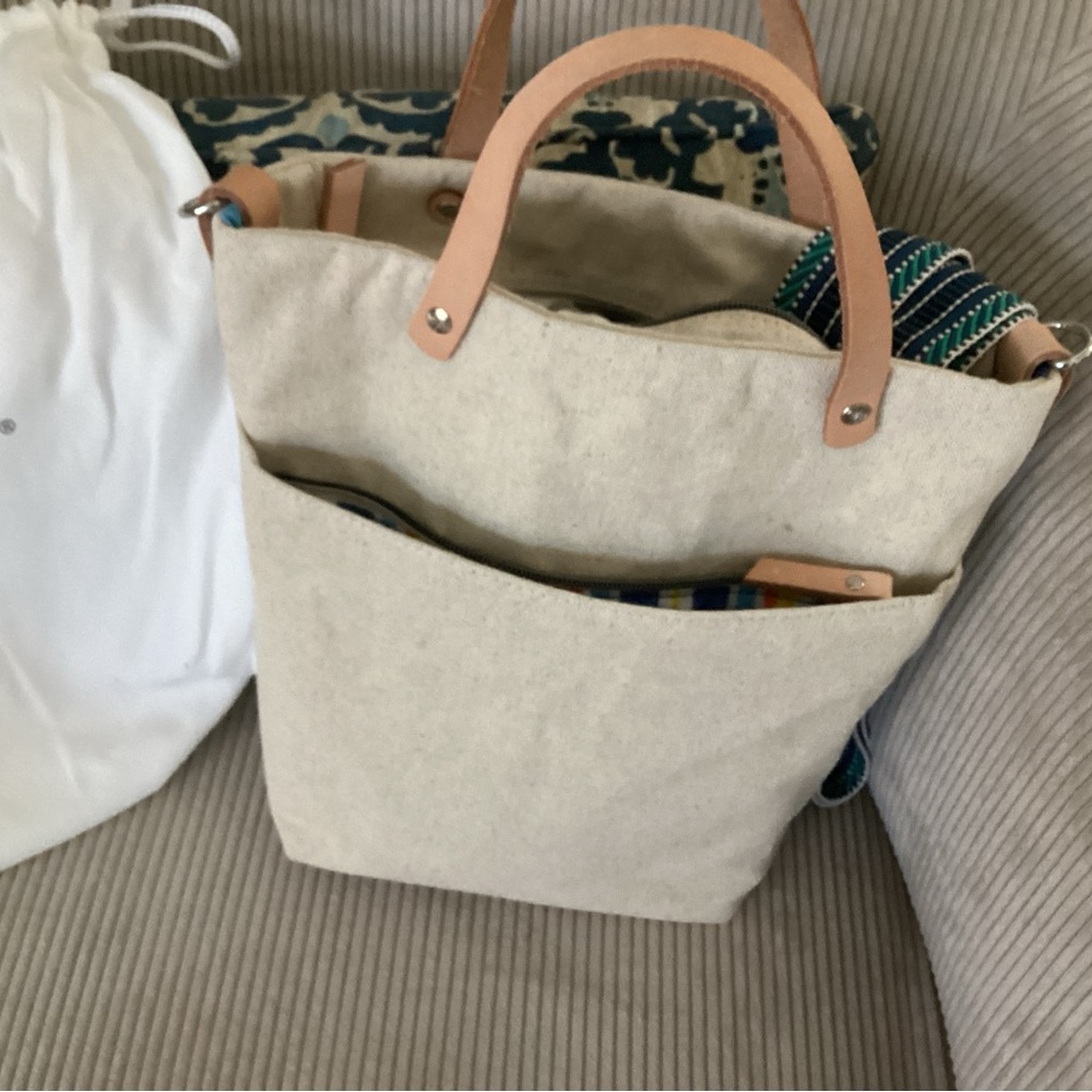 Brighton Bella Vita Embroidered Canvas Medium Messenger Bag - Picture 4 of 12